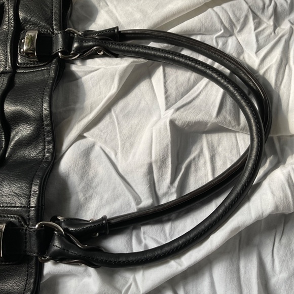 B. Makowsky Oversized Tote/Satchel - Picture 16 of 16